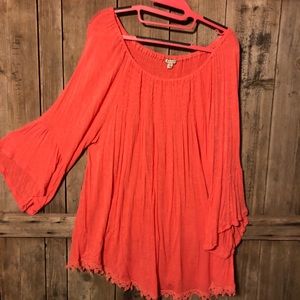 Scoop next top with Lace detail